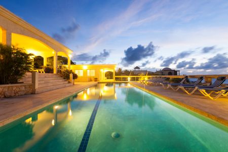 grounds pool grdeck